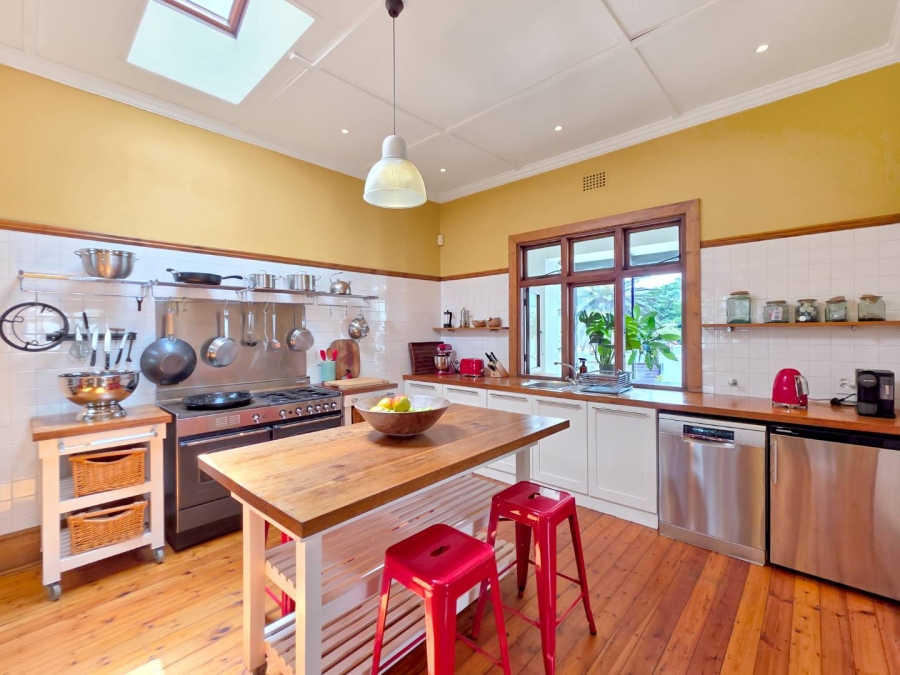 To Let 4 Bedroom Property for Rent in Oranjezicht Western Cape